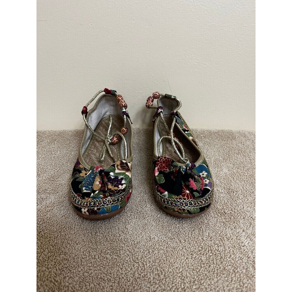 Really Cute Floral Fabic Beaded Sparkly Shoes - Size 7 (Eur. 38) Unknown Brand